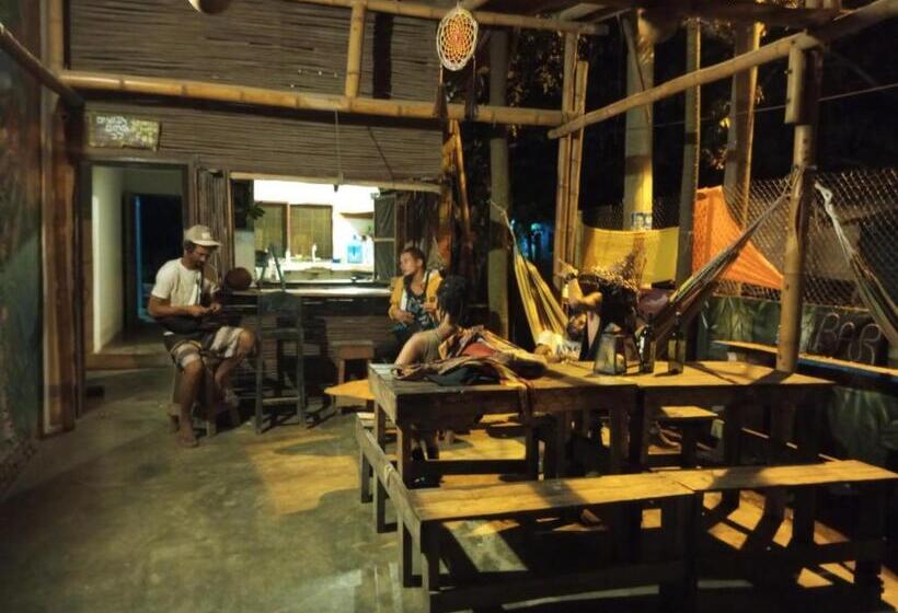 پانسیون La Pirata Casa Hostel