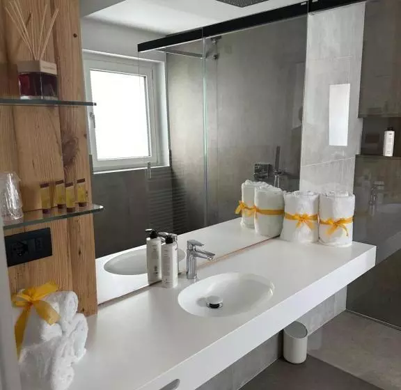 ペンション Origini Holidays