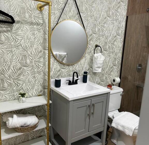 پانسیون Robyn’s Nest