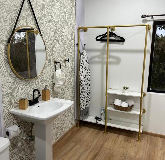 پانسیون Robyn’s Nest