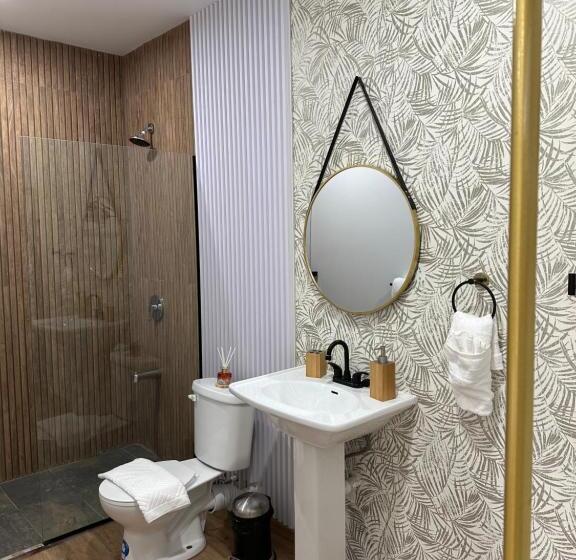 پانسیون Robyn’s Nest