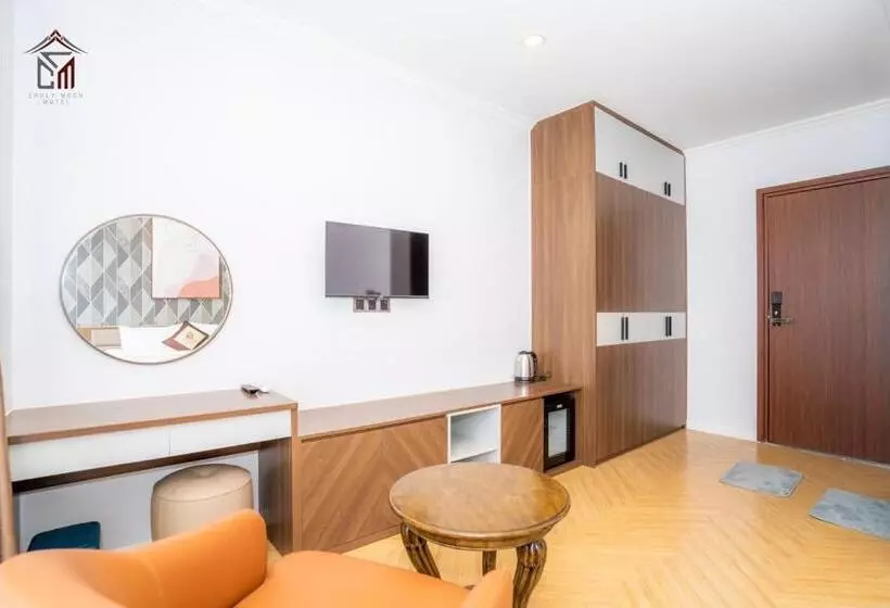Chuly Moon Motel