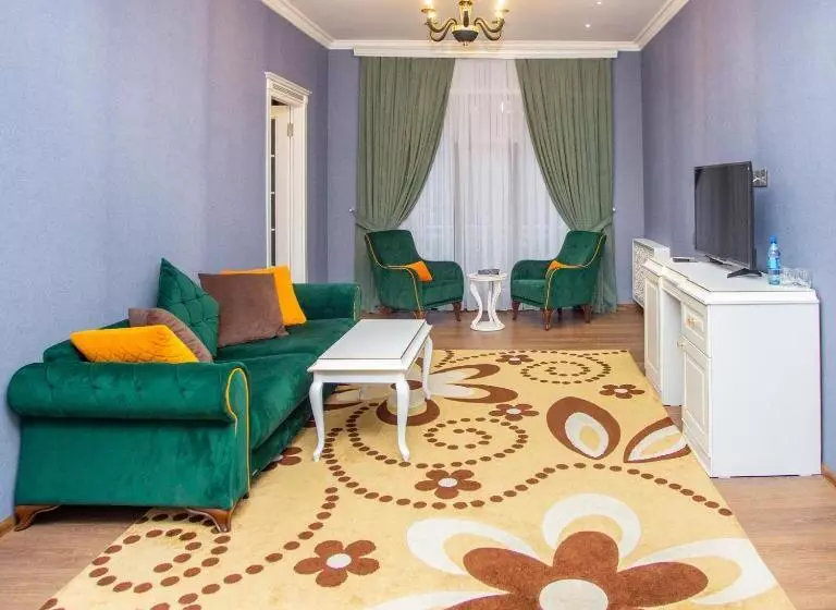 هتل Aynur Resort