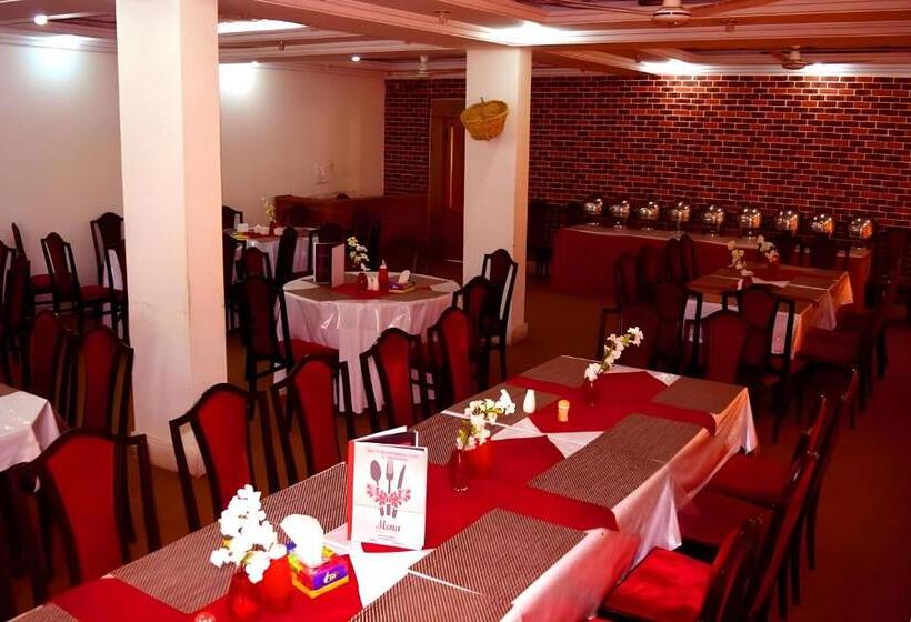 هتل Baltistan Continental