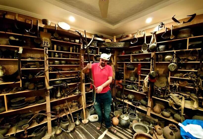 هتل Baltistan Continental