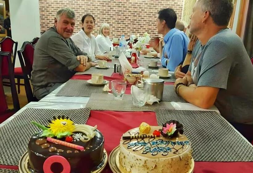 هتل Baltistan Continental