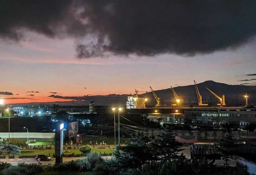 هتل Foyer Du Marin