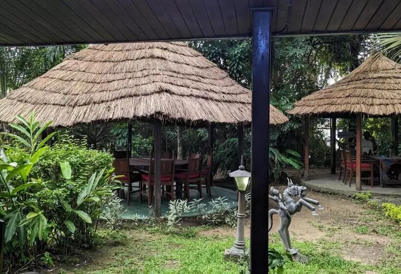 هتل Foyer Du Marin