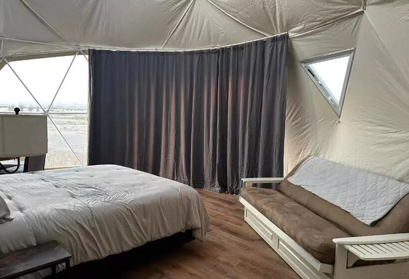 ホテル Nude Glamping Dome
