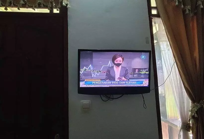 Hotelli Oyo 93831 Penginapan Cisauk