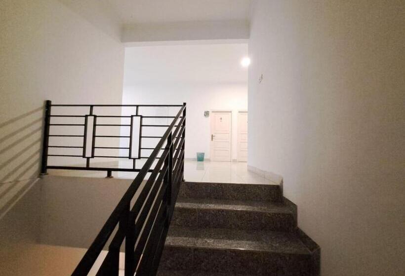 Hotel Oyo 93870 Damai Guest House Cirebon