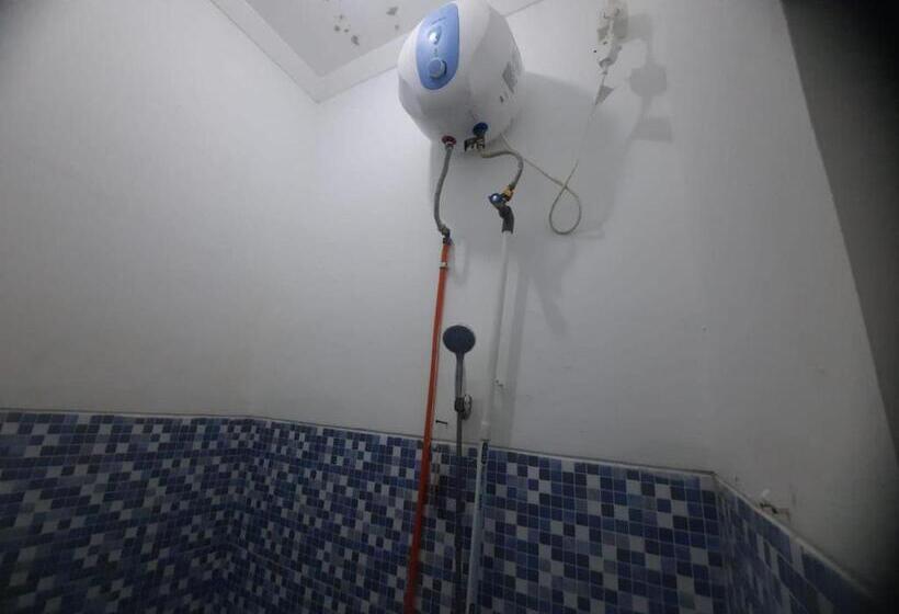 Hotel Oyo 93870 Damai Guest House Cirebon