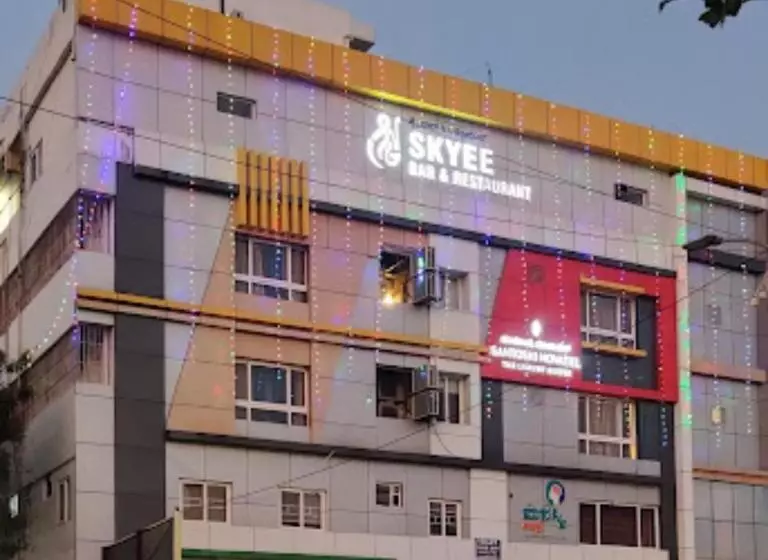 ホテル Rnr The Luxury Suits Lodging & Restaurant