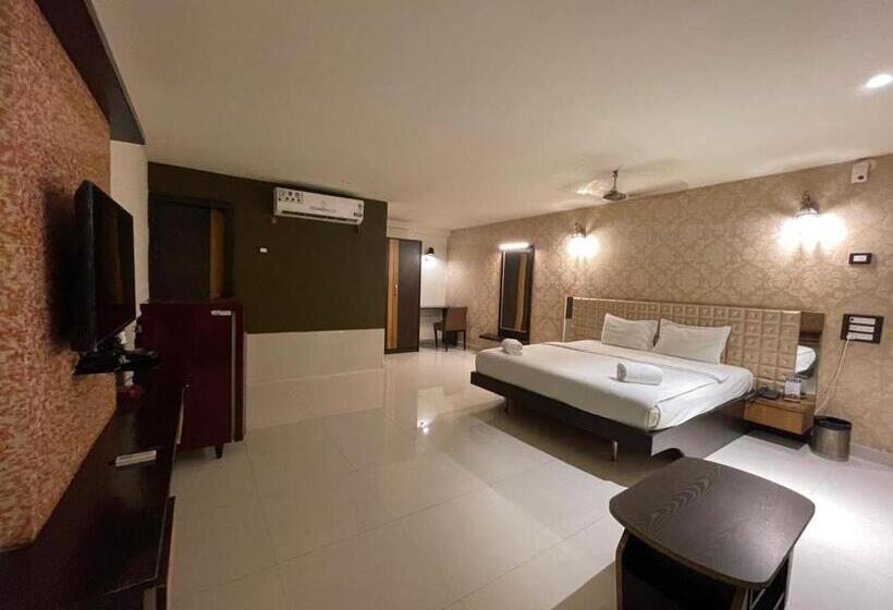 فندق Rnr The Luxury Suits Lodging & Restaurant