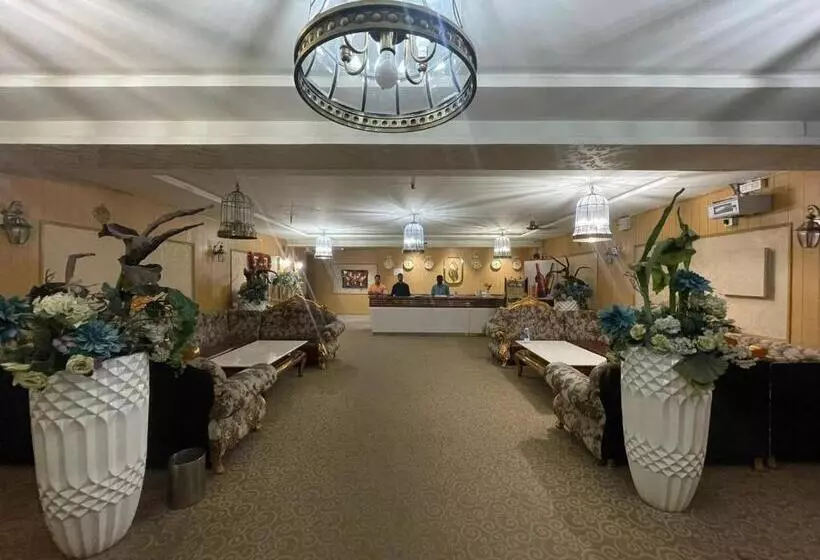 ホテル Rnr The Luxury Suits Lodging & Restaurant