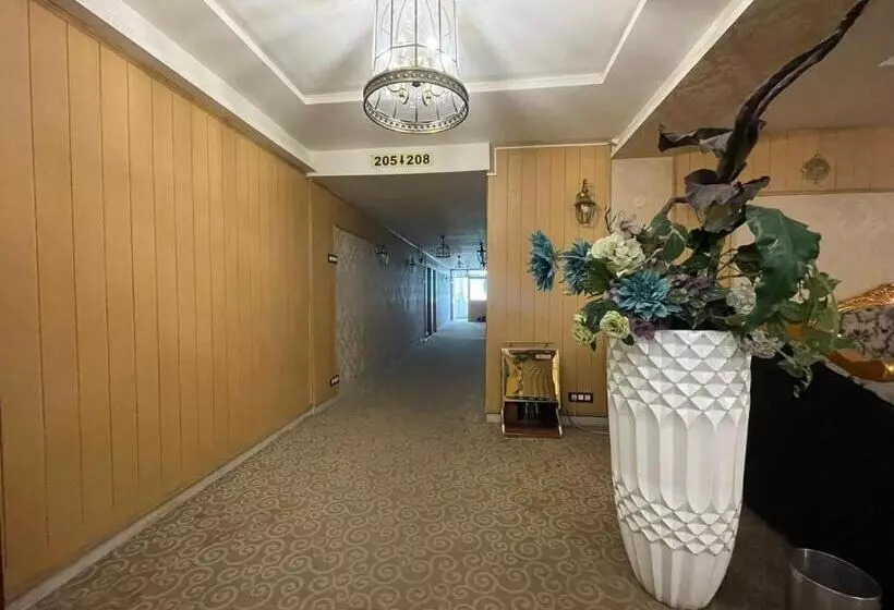 ホテル Rnr The Luxury Suits Lodging & Restaurant