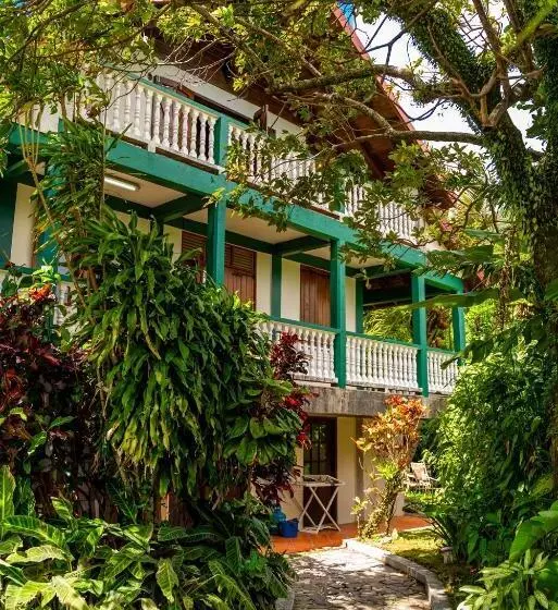 هتل Roxy S Mountain Lodge