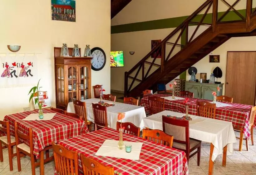 هتل Roxy S Mountain Lodge