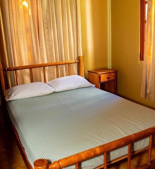 هتل Roxy S Mountain Lodge