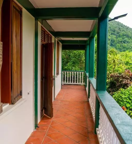 هتل Roxy S Mountain Lodge