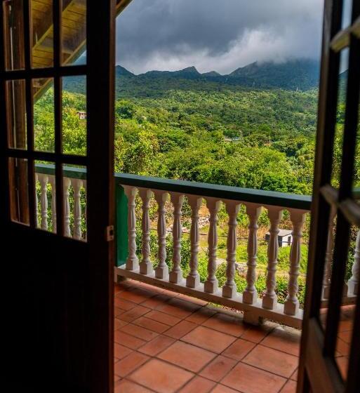 هتل Roxy S Mountain Lodge