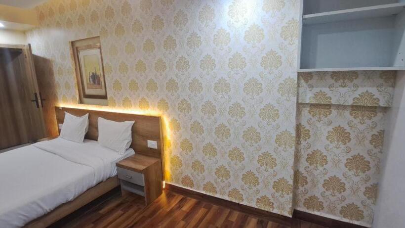 ホテル Tan Square Inn Lodge