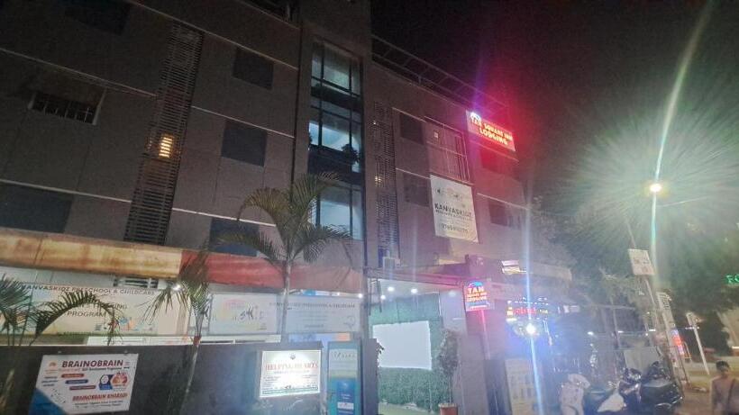 ホテル Tan Square Inn Lodge