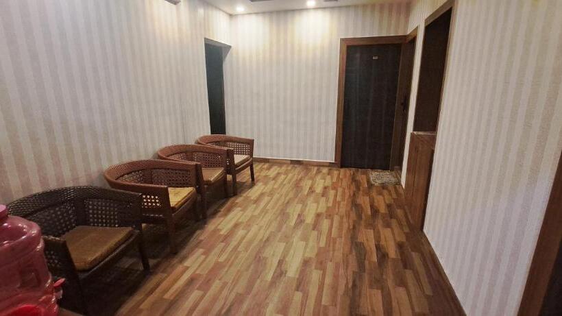 ホテル Tan Square Inn Lodge