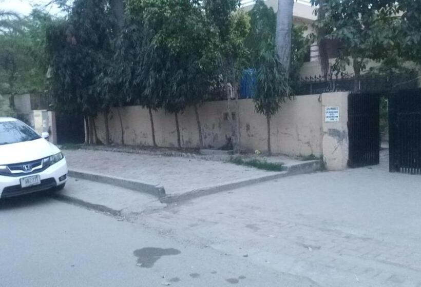 پانسیون Decent Palace