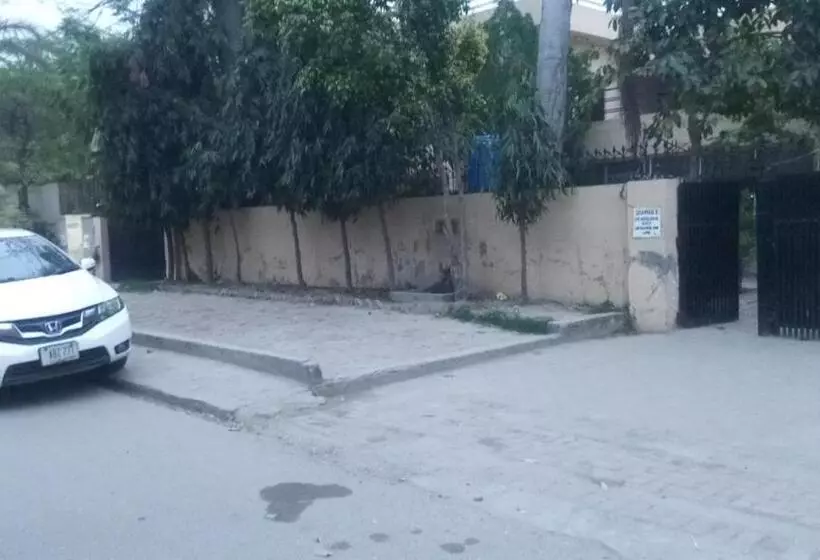 پانسیون Decent Palace
