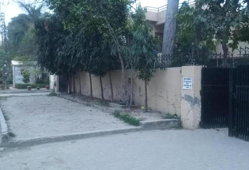 پانسیون Decent Palace