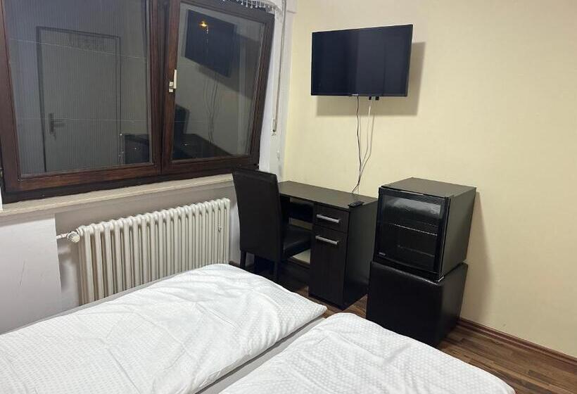 پانسیون Restaurant Motel Friesdorfer Hof