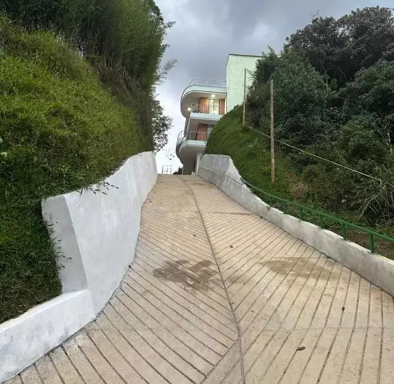 ペンション Paradise In Envigado