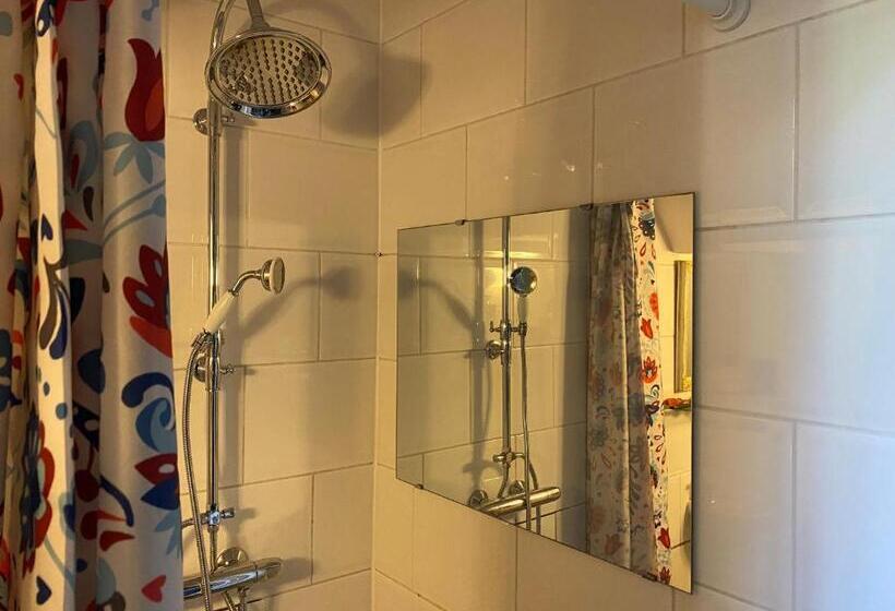 مبيت وإفطار Vintage Glamping Caravan Stadstuin Goedereede