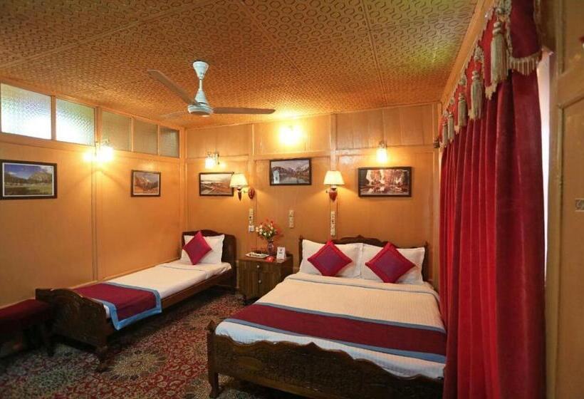 هتل Ronakgroupofcottages