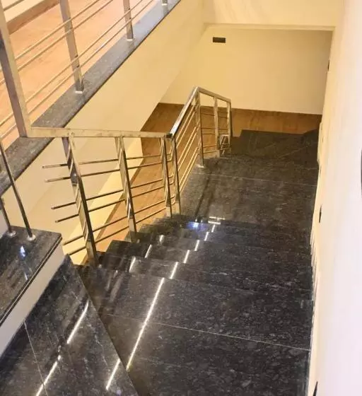 هتل The New Lake Palace