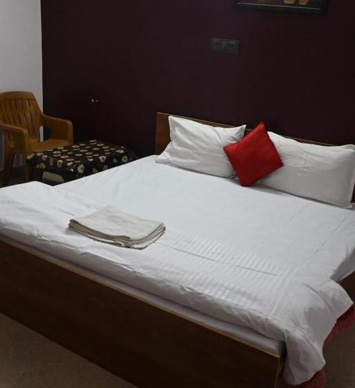 בית מלון כפרי The New Lake Palace