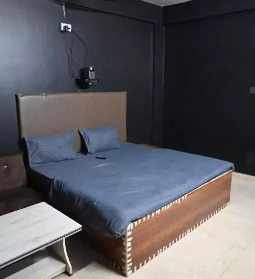 هتل The New Lake Palace