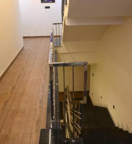 هتل The New Lake Palace