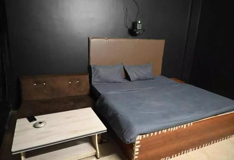 هتل The New Lake Palace