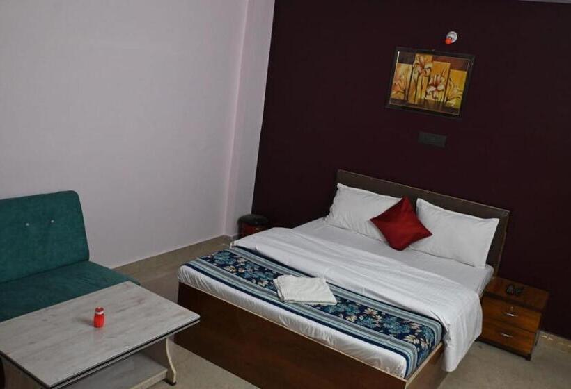 בית מלון כפרי The New Lake Palace