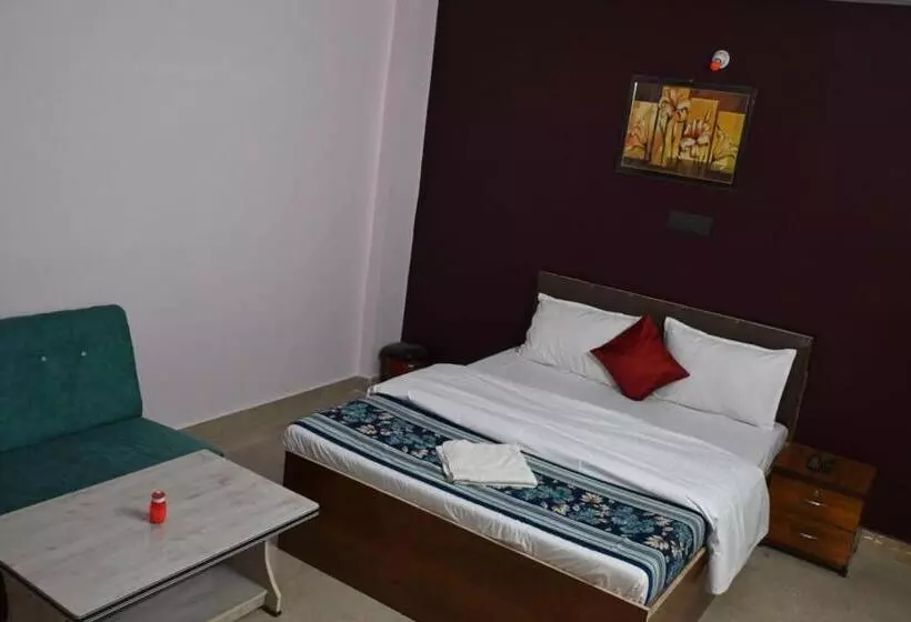 هتل The New Lake Palace