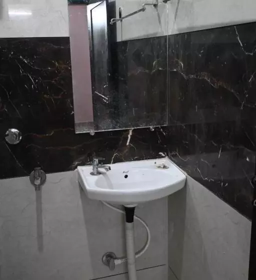 هتل The New Lake Palace