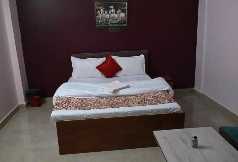 هتل The New Lake Palace