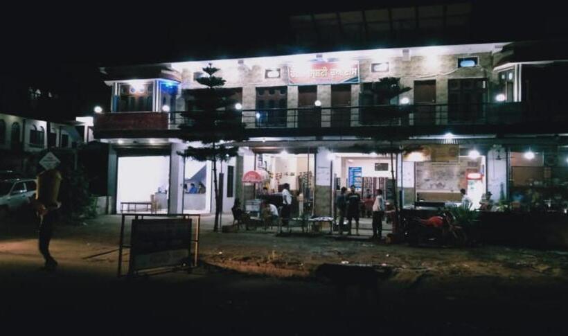 Hotel Vamoose Govind