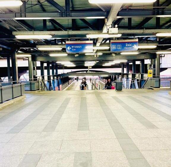 Luna Hotel สถานีดอนเมือง