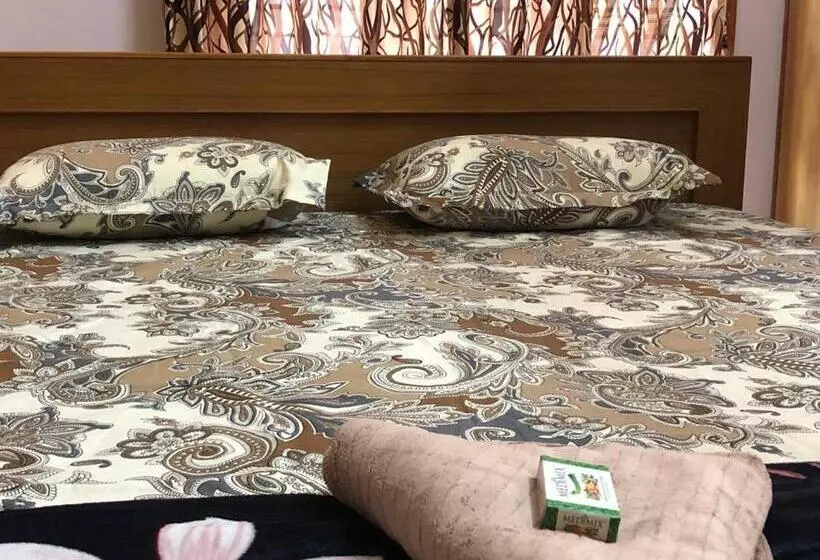 ペンション Mahagiri Nest