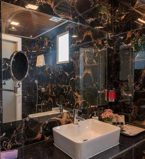 リゾートホテル The Kimaya   By The Sea