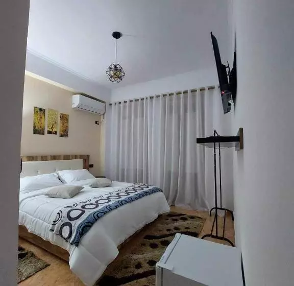 تختخواب و صبحانه Godard Apartments