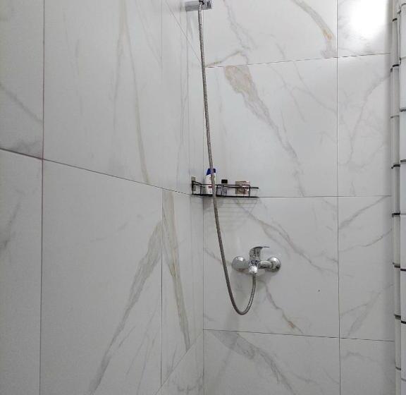 تختخواب و صبحانه Godard Apartments